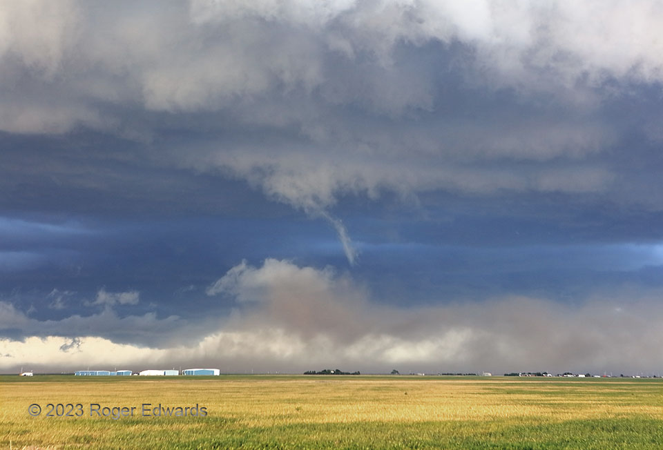 Nontornadic Funnel with Dust
