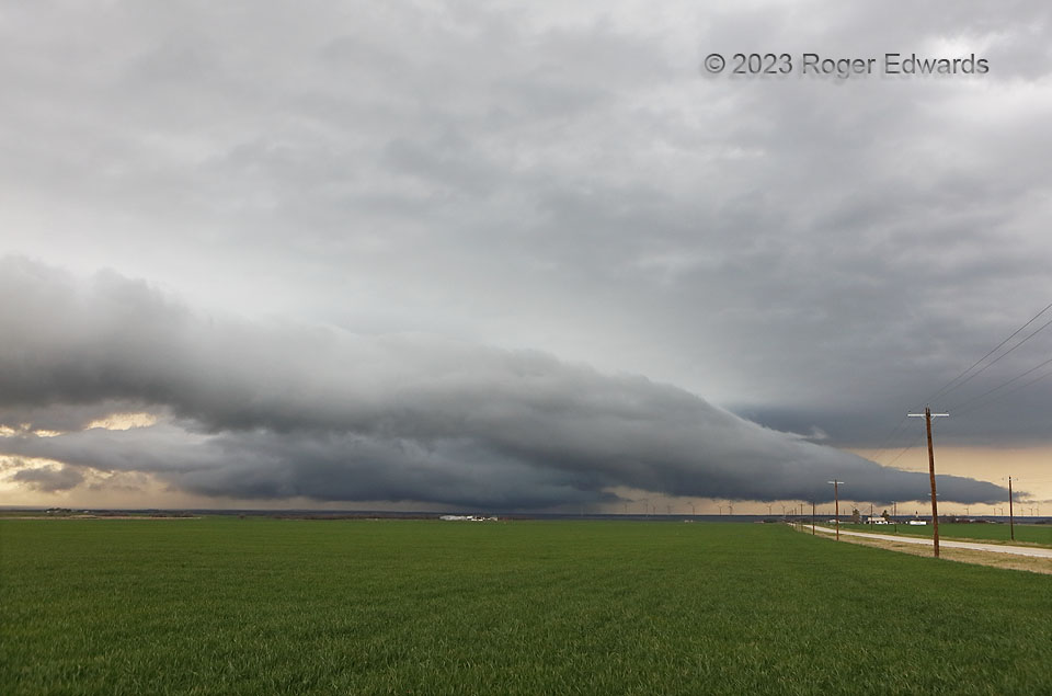 Elevated Supercell and Shelf