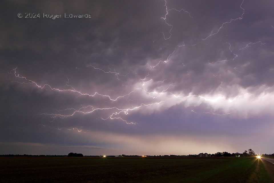 Wriggling through Mammatus