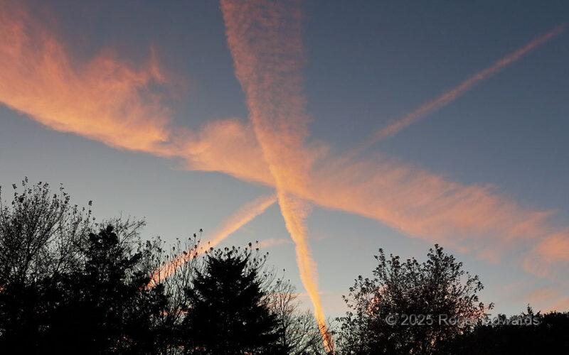 3 Contrails Crossing